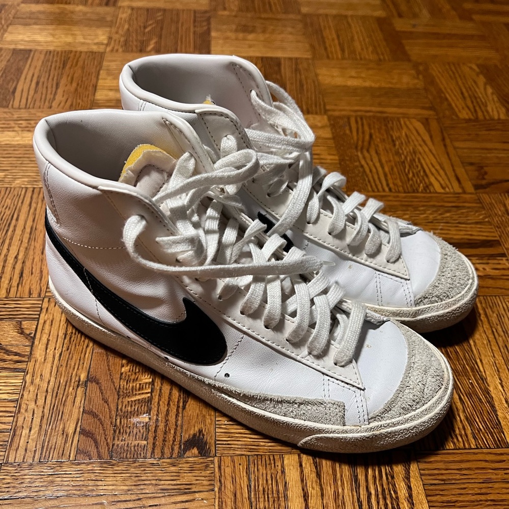 Nike Classic Blazers Size 7